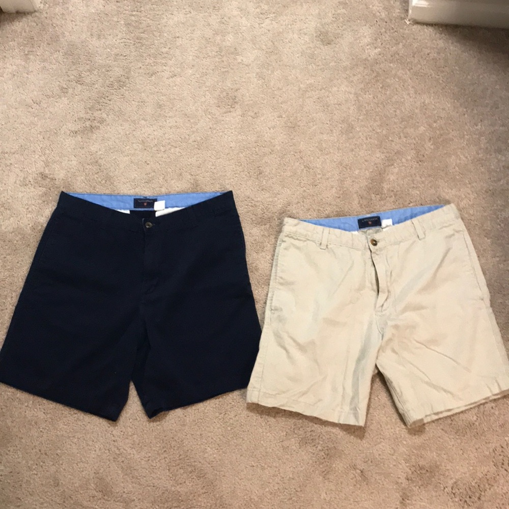 Men’s Short. 5 inch inseam. Size 32